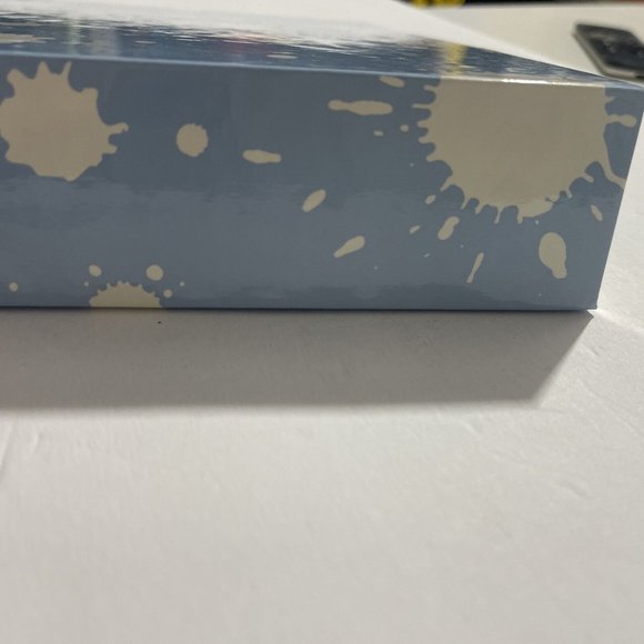 Cynthia Rowley 1" binder one Inch Paperboard Binder - Picture 5 of 5